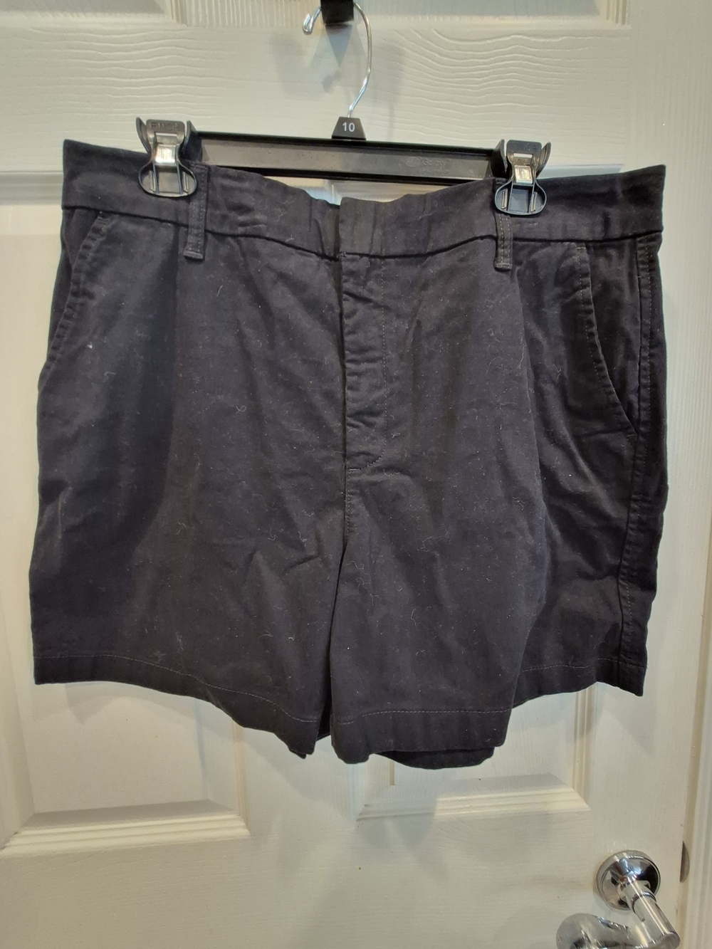 5/25 Gloria Vanderbilt Black Flat Front Cotton Shorts